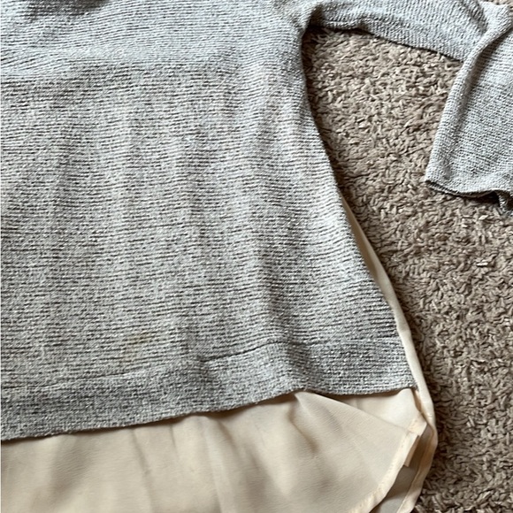 Mixed media flowy women’s top size small - Picture 3 of 4